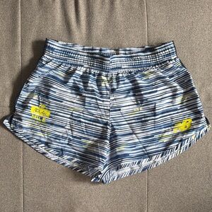 New Balance Women’s Blue & White Striped Athletic Shorts NYRR 5th Ave Mile 2024